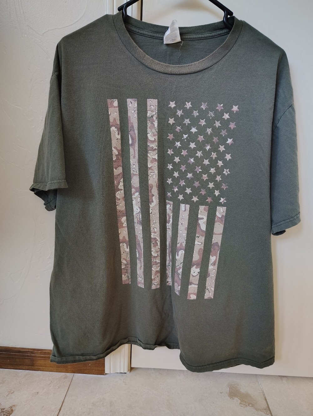 Port & Company Men's XL Green Ring-Spun Cotton Crew Neck USA Flag T-Shirt